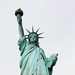 Top half of the Statue of Liberty - Photo by VÍctor Daniel Giraldo on Unsplash