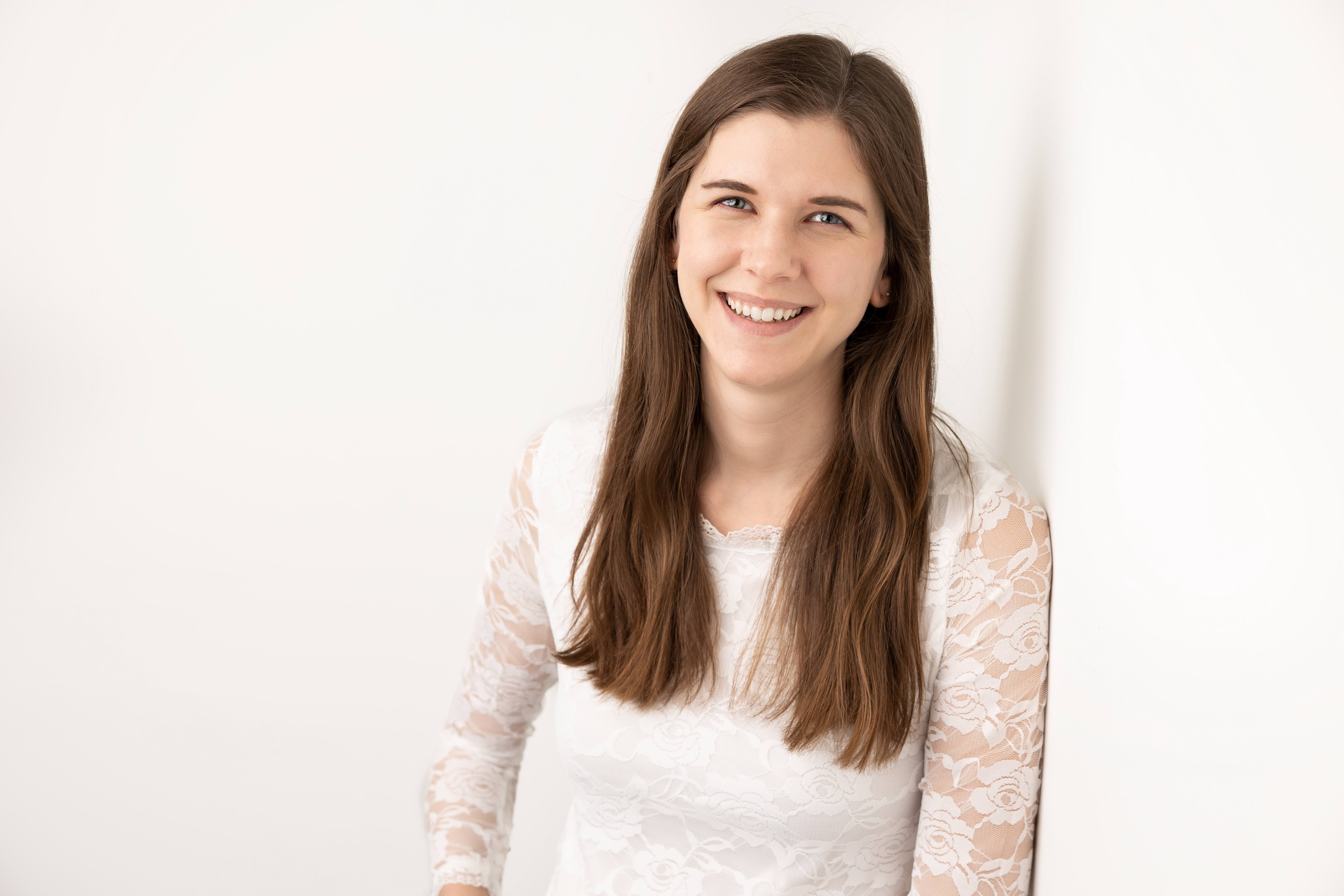 Claire Lauer Headshot