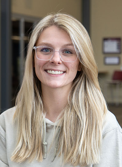 Natasha Janicki headshot