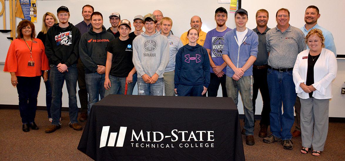 • Mid-State Technical College celebrated its graduating Mid-State Metal Mania students on the Wisconsin Rapids Campus, Friday, August 16. Pictured are the graduates present along with Mid-State staff and sponsoring partners.